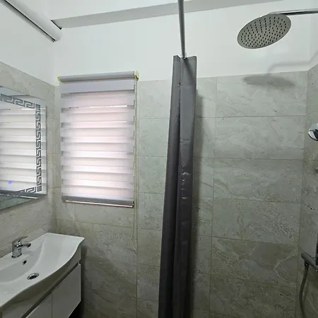 Apartment 2-leo's Sarande